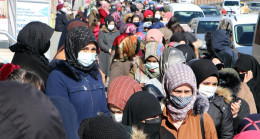 Erzurum’da indirim kuyruğu