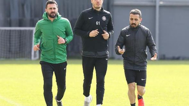 Osmanlıspor Ara Vermeden İdmanlara Başladı