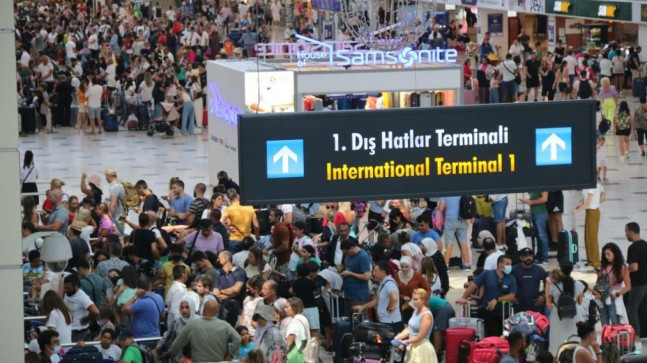 Almanlar resmen Antalya’ya akın etti