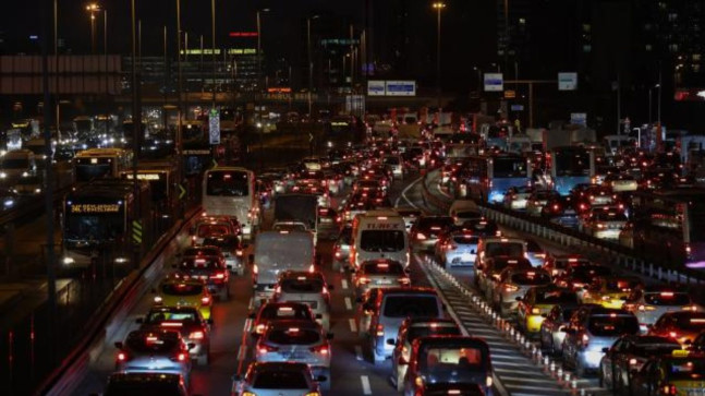 İstanbul’da trafik yüzde 89’u geçti