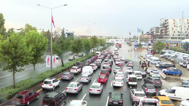 Başkentte sağanak etkili oldu