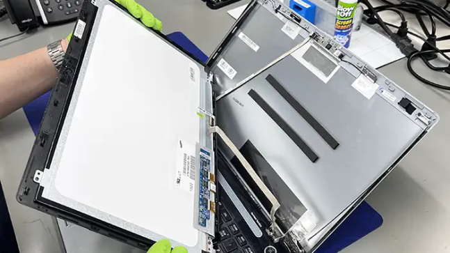 Laptop Ekran Değişimi ve Tamiri: Fiyat, Süreç ve Detaylar