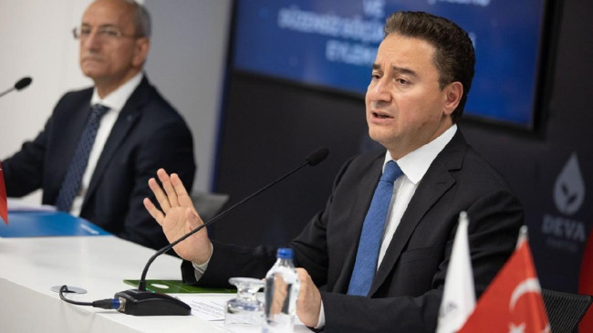Babacan: Yunanistan ateşle oynuyor