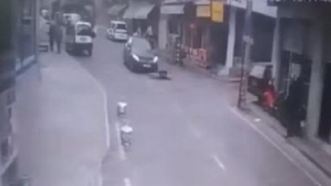İzmir’de yola fırlayan Suriyeli çocuk aracın altında kaldı