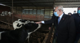 Kemal Kılıçdaroğlu, dilek tutup bileklik taktı