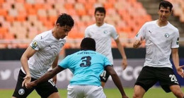 Maçtan önce rakip takımın formalarına kaşıntı tozu döktüler