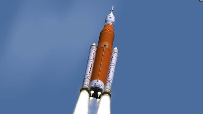 NASA, Ay seferleri için kullanacağı roketin motor testlerini tamamladı