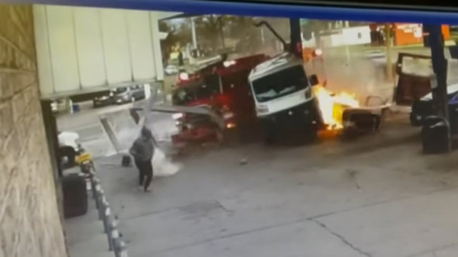 ABD’de itfaiye aracının dehşet saçtığı anlar