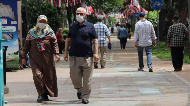O isim uyardı: Emekliyseniz maaşınıza haciz koydurmayın
