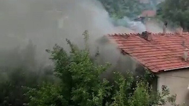 Aynı ev 20 gün içerisinde ikinci kez alevlere teslim oldu