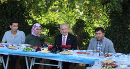Havai fişek fabrikasındaki patlamada ölenlerin ailelerini ziyaret etti