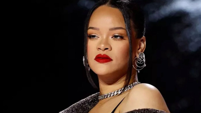 Dünyaca ünlü şarkıcı Rihanna’nın babası hayatını kaybetti